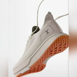 NWT - Flux Adapt Runner (Unisex)